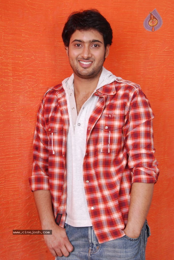 Nuvvekkadunte Nenakkadunta Movie Stills - 31 / 70 photos