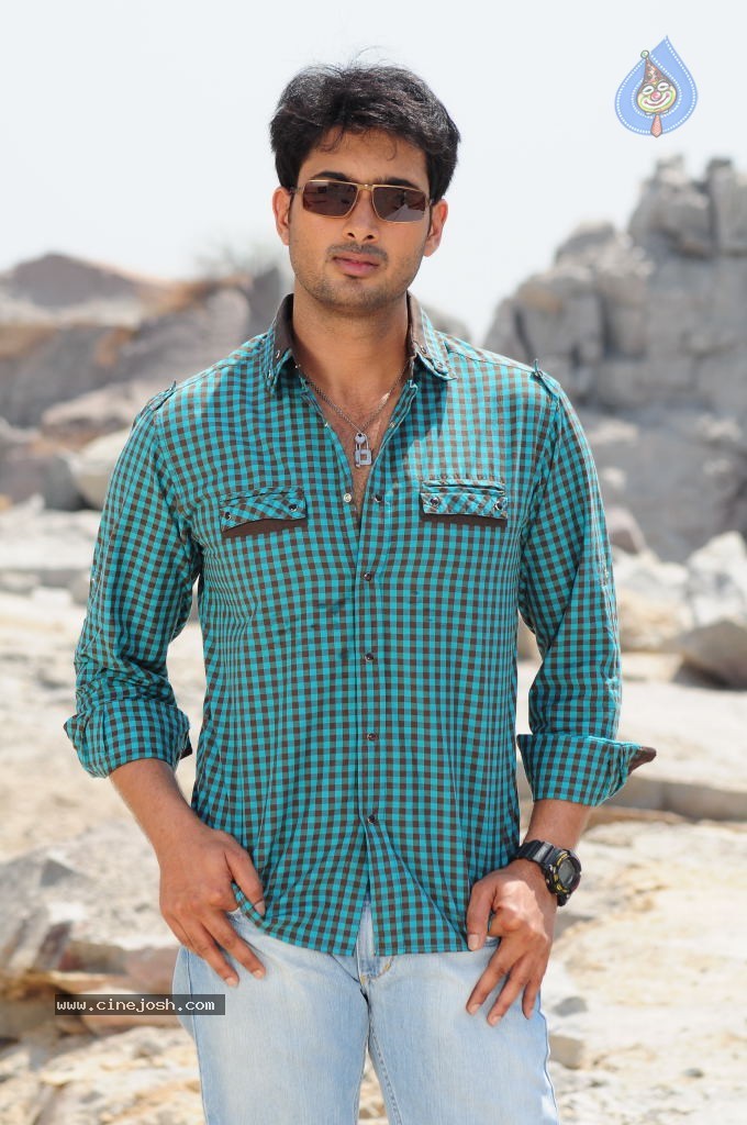 Nuvvekkadunte Nenakkadunta Movie Stills - 44 / 70 photos