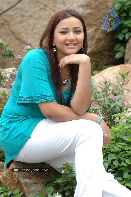  Nuvvekkadunte Nenakkadunta New Movie Stills  - 53 / 60 photos