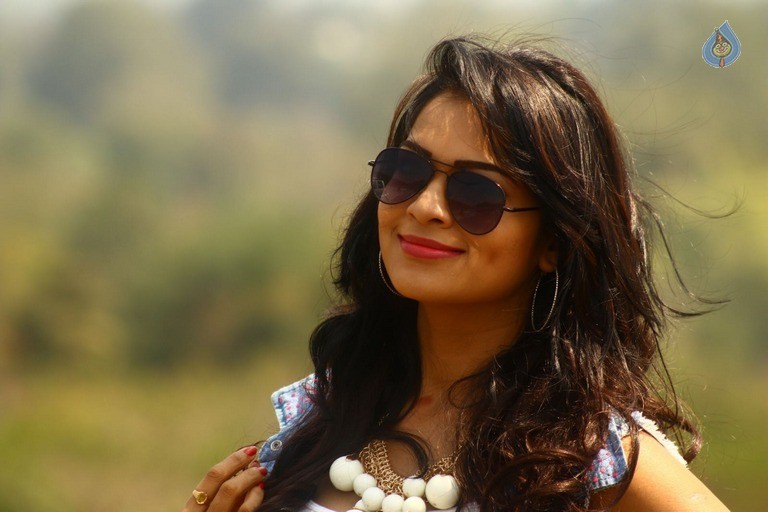 Nuvvu Nenu Osey Orey Movie Posters and Stills - 27 / 62 photos