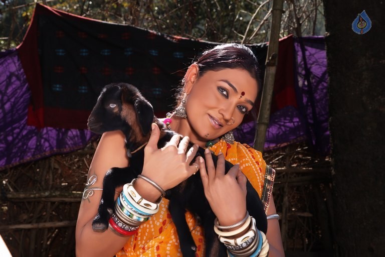 O Malli Movie Photos - 14 / 21 photos