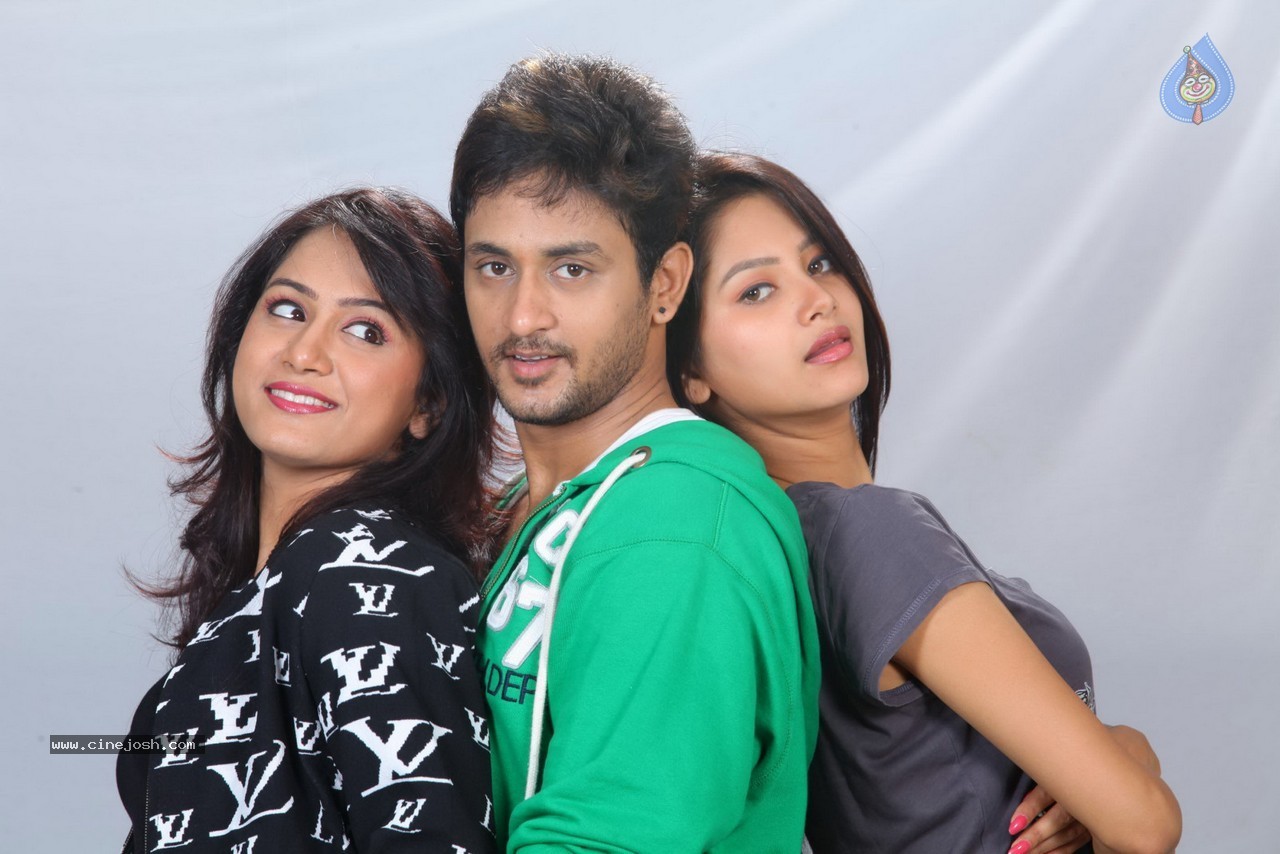Oh Cheliya Naa Priya Sakhiya Movie Stills - 41 / 55 photos