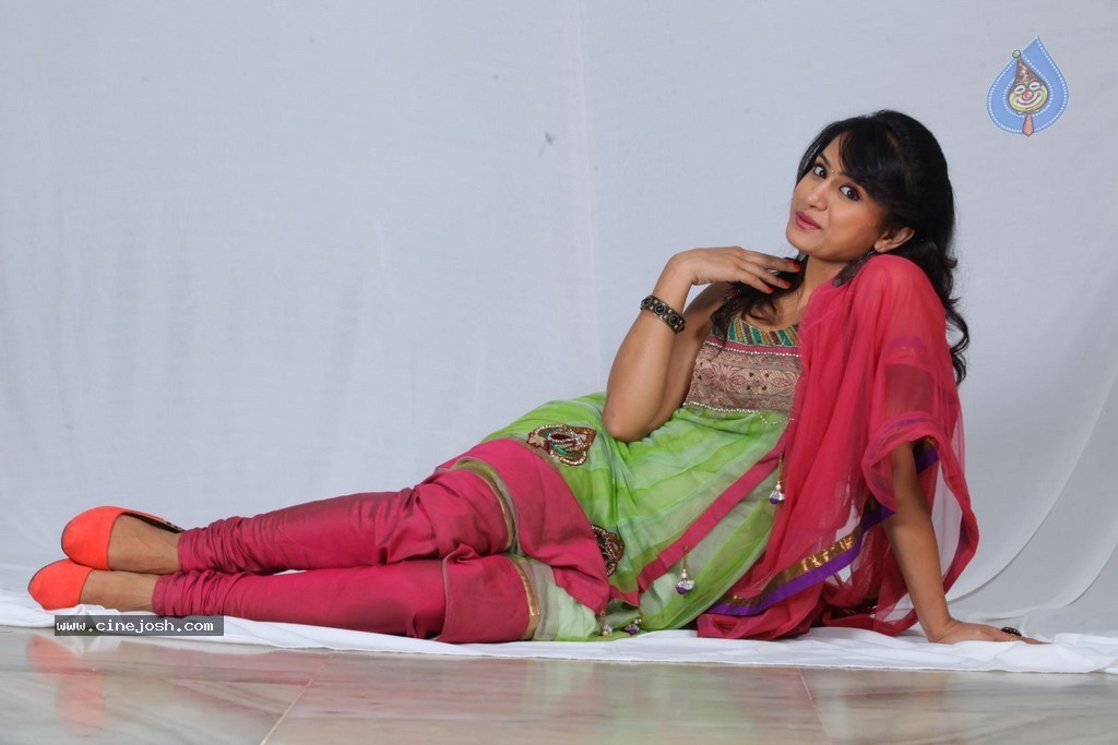 Oh Cheliya Naa Priya Sakiya Stills - 13 / 110 photos