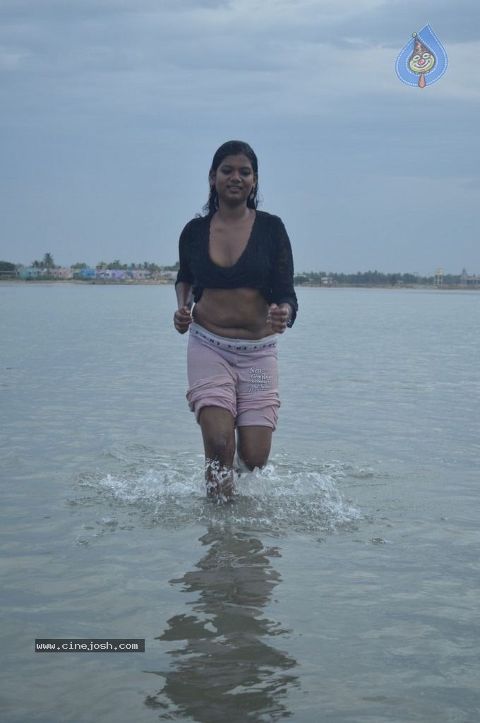 Oho Tamil Movie Stills - 68 / 77 photos