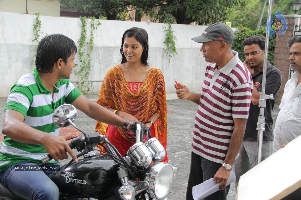 Oka College Story Movie Stills - 25 / 30 photos