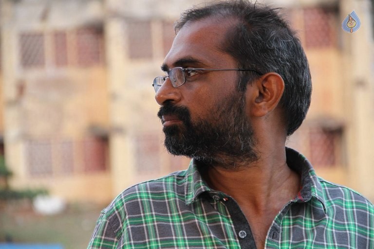 Oka Manasu Movie Stills and Posters - 18 / 48 photos