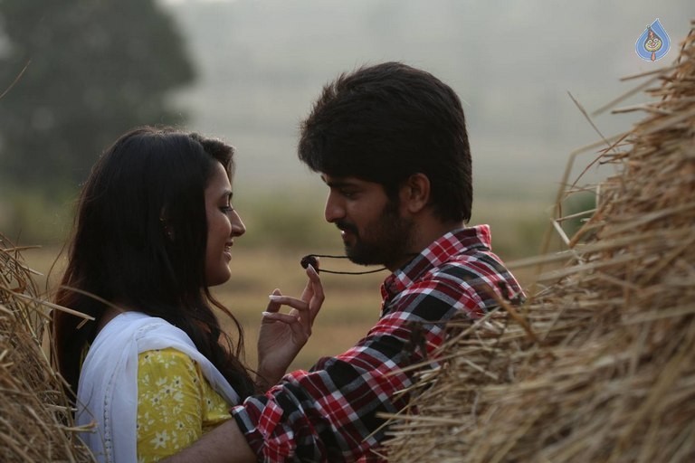 Oka Manasu Movie Stills and Posters - 24 / 48 photos