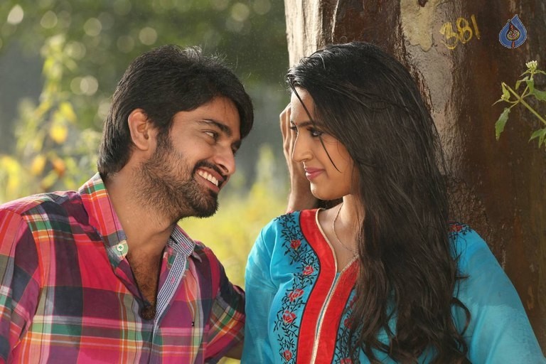 Oka Manasu Movie Stills and Posters - 26 / 48 photos