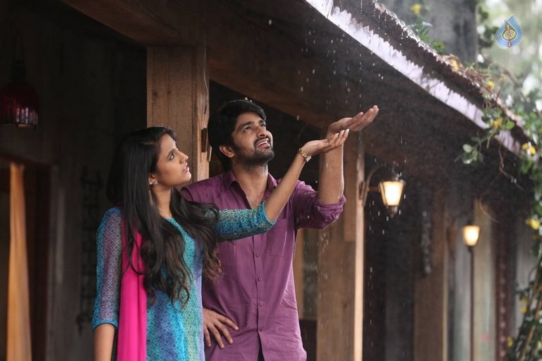 Oka Manasu Movie Stills and Posters - 27 / 48 photos