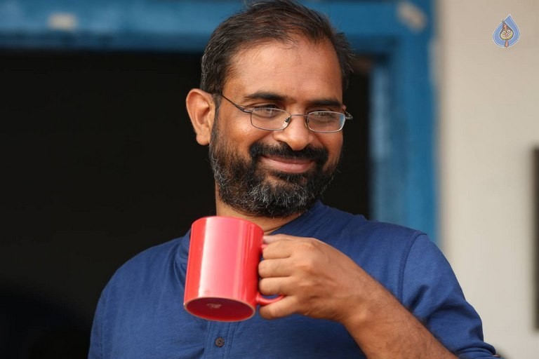 Oka Manasu Movie Stills and Posters - 32 / 48 photos