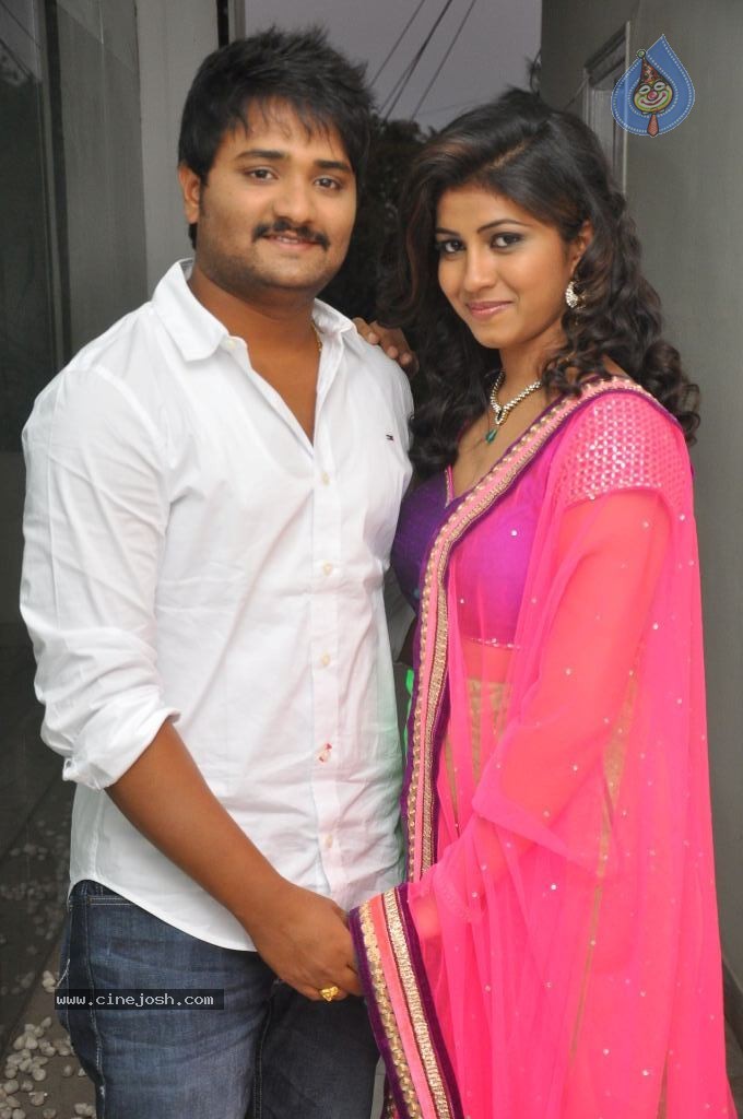 Oka Roju Em Jarigindi Movie Stills - 16 / 37 photos