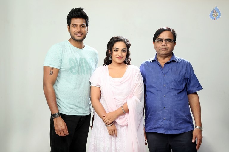 Okka Ammayi Thappa Photos - 2 / 2 photos