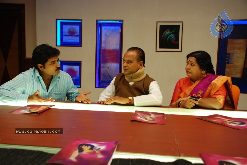 Okka Kshanam Movie Stills - 25 / 40 photos