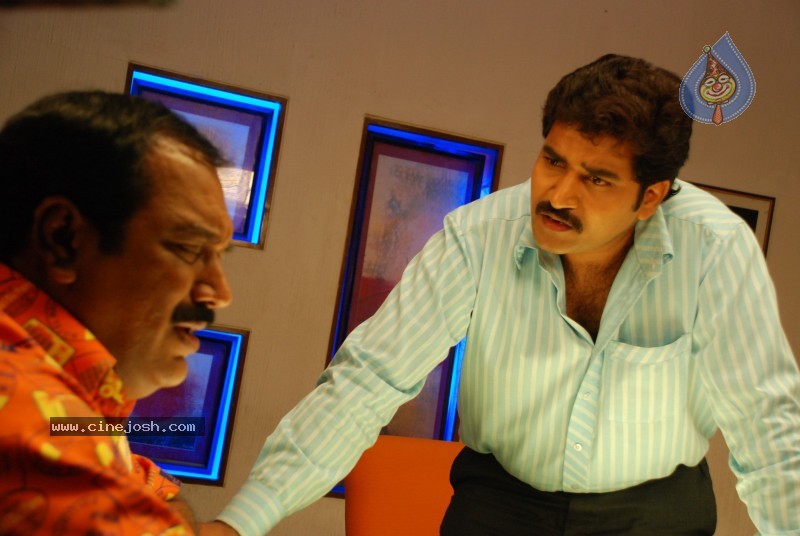 Okka Kshanam Movie Stills - 28 / 40 photos