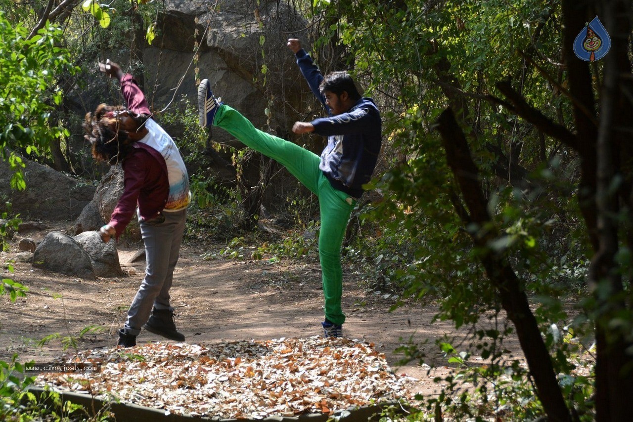 Okkaditho Modalaindi Movie Stills - 3 / 27 photos