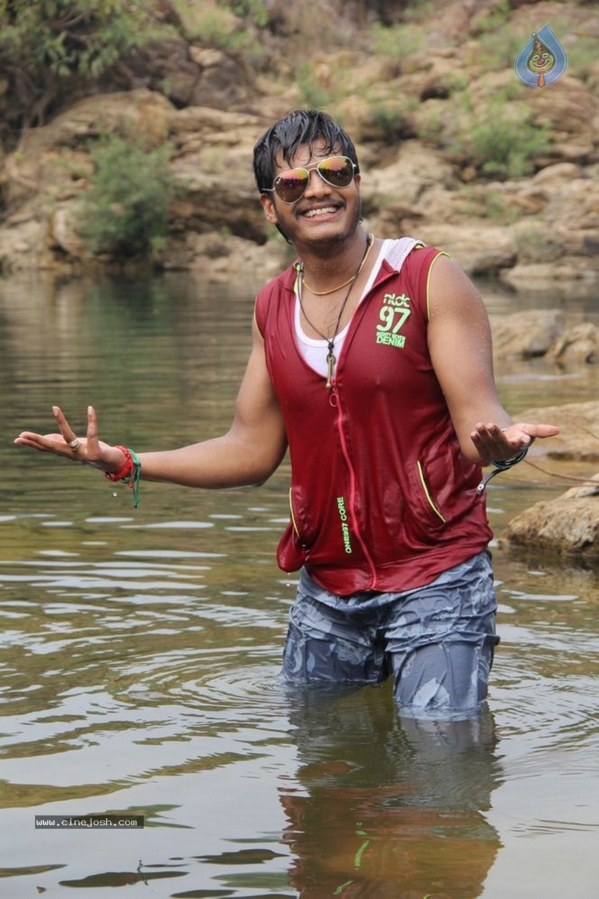 Okkaditho Modalaindi Movie Stills - 17 / 27 photos