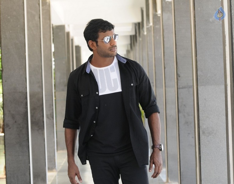 Okkadochadu Movie Latest Photos - 32 / 33 photos