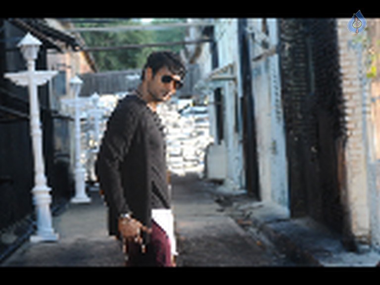 Okkadochadu Photos and Posters - 12 / 15 photos