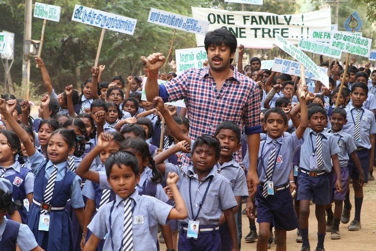 Om Shanti Om Tamil Movie Photos - 54 / 105 photos