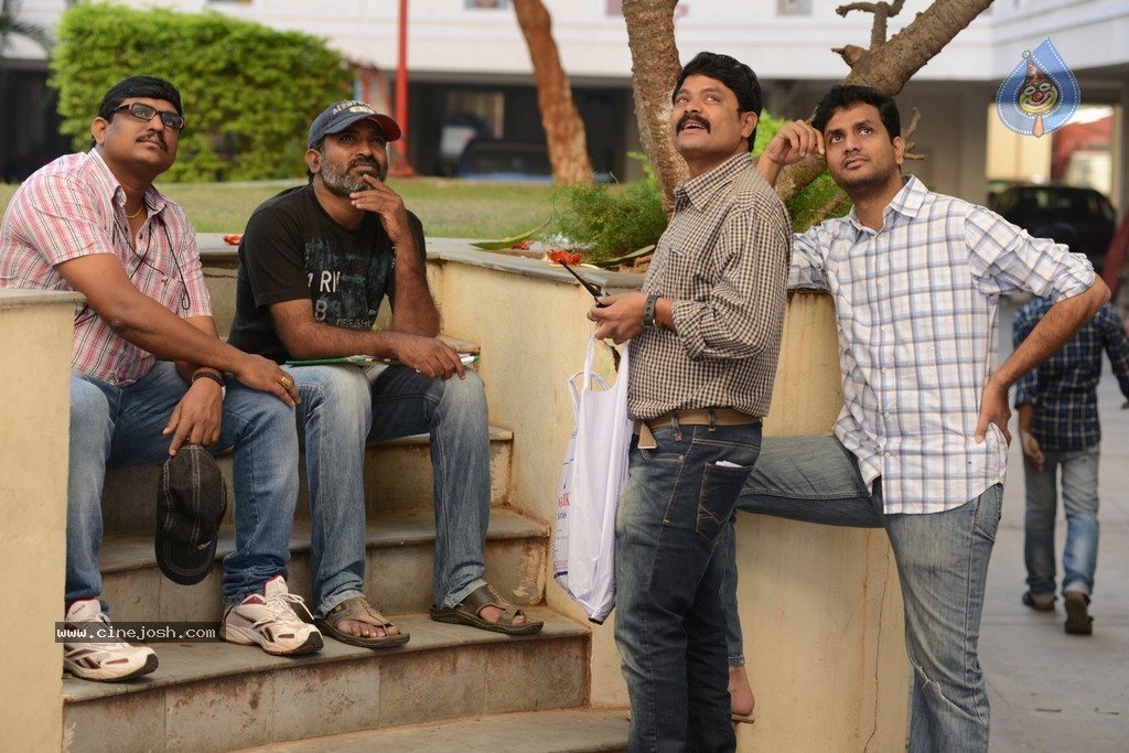 Oohalu Gusagusalaade Working Stills - 25 / 41 photos