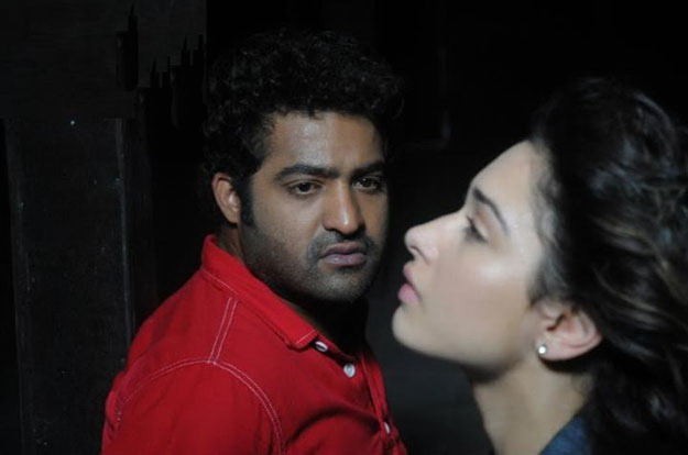 Oosaravelli Movie Stills - 6 / 17 photos