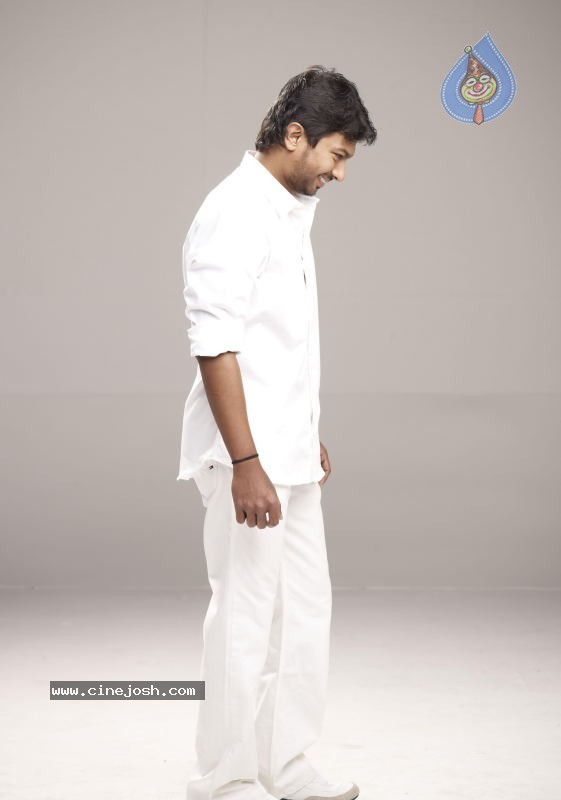 Oru Kal Oru Kannadi Tamil Movie Stills - 6 / 19 photos