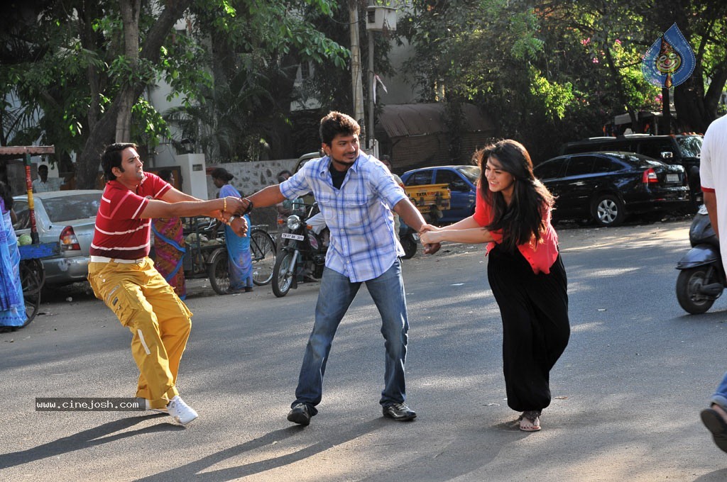 Oru Kal Oru Kannadi Tamil Movie Stills - 1 / 41 photos