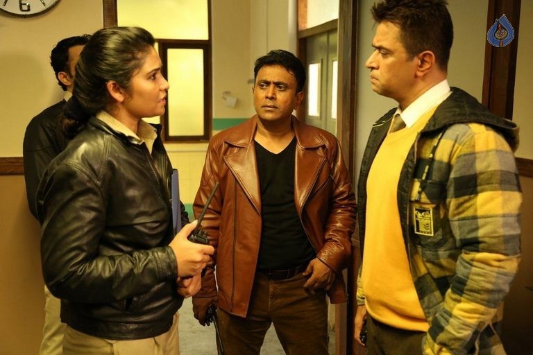 Oru Melliya Kodu Tamil Movie Photos - 33 / 42 photos