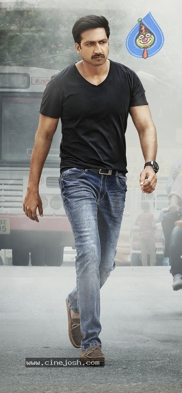 Oxygen Movie New Poster and Photos - 1 / 4 photos