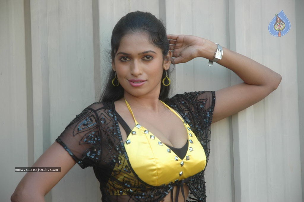 Paavi Tamil Movie Spicy Stills - 19 / 43 photos