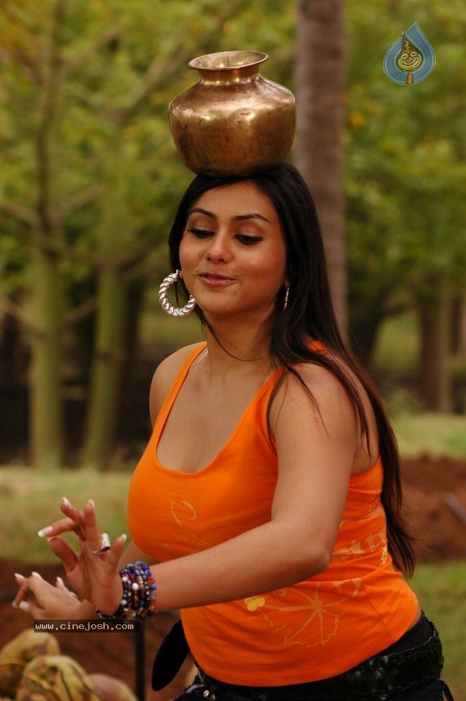 Pachi Mirapakai Movie Stills - 27 / 40 photos