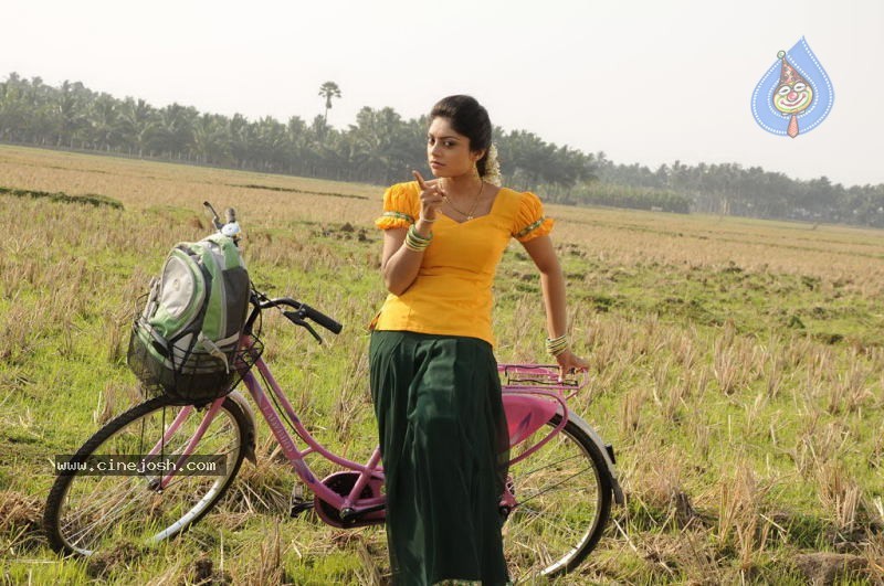 Padam Paarthu Kathai Sol Tamil Movie Stills - 27 / 82 photos