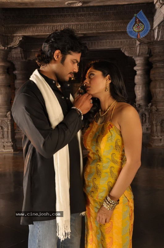 Padam Paarthu Kathai Sol Tamil Movie Stills - 39 / 82 photos