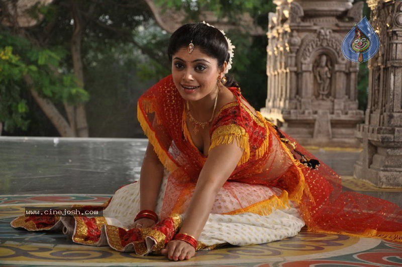 Padam Paarthu Kathai Sol Tamil Movie Stills - 40 / 82 photos