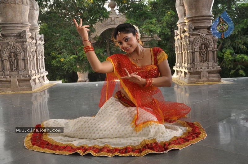 Padam Paarthu Kathai Sol Tamil Movie Stills - 49 / 82 photos