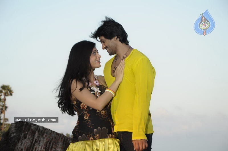 Padam Paarthu Kathai Sol Tamil Movie Stills - 51 / 82 photos