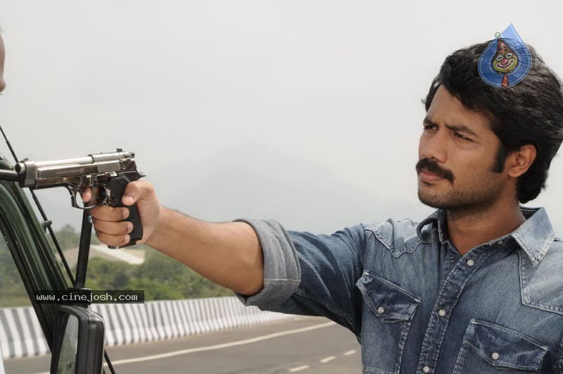 Padam Paarthu Kathai Sol Tamil Movie Stills - 52 / 82 photos