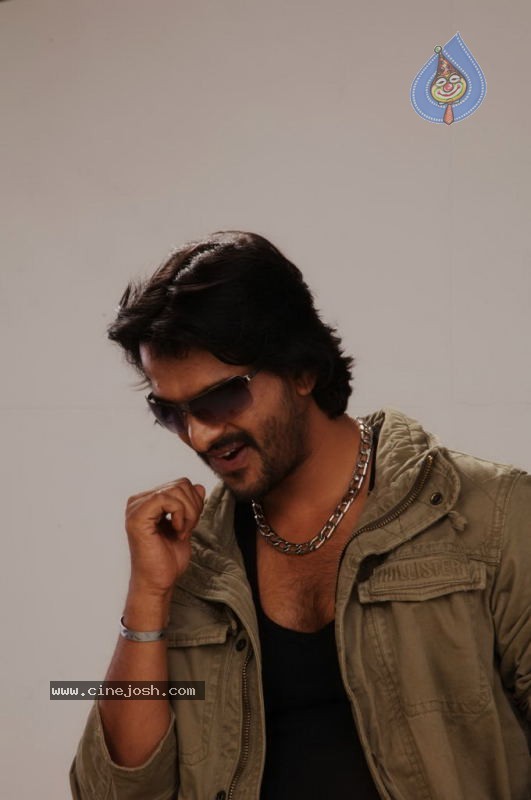 Padam Paarthu Kathai Sol Tamil Movie Stills - 67 / 82 photos