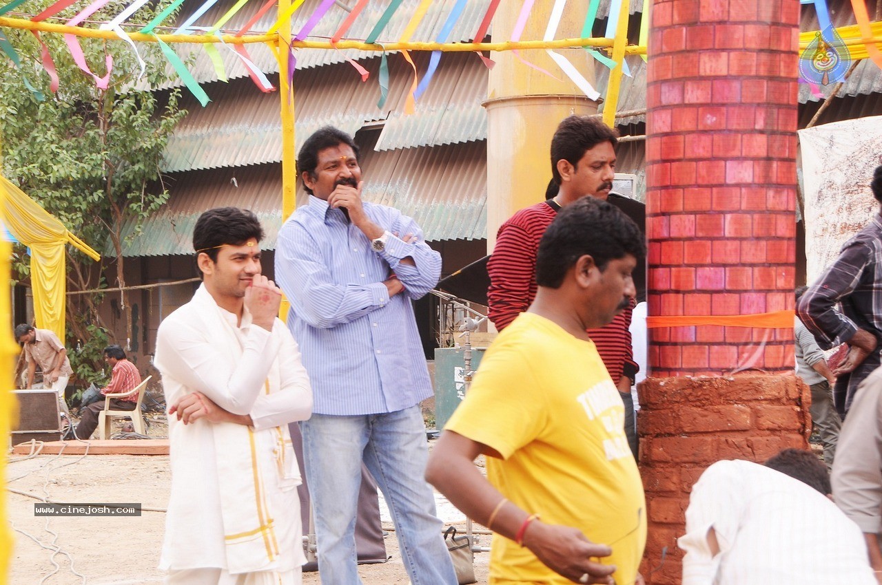 Paddanandi Premalo Mari Stills - 16 / 25 photos