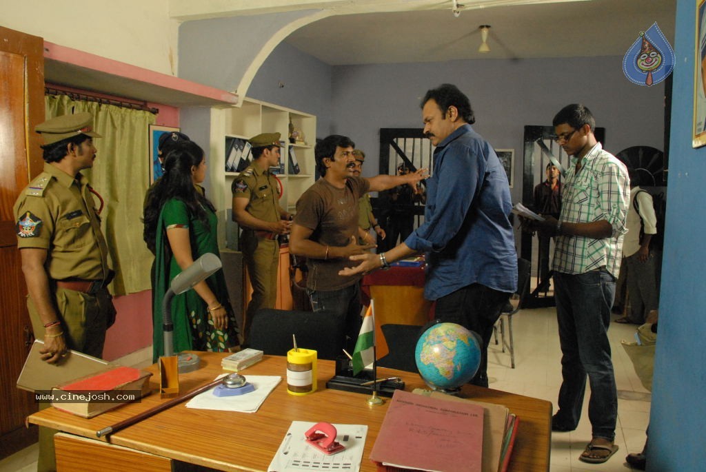 Padunu Movie Stills - 21 / 34 photos