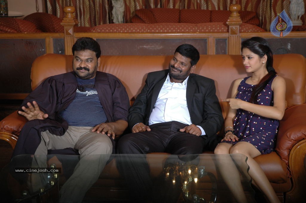 Pakado Pakado Movie Stills - 37 / 47 photos