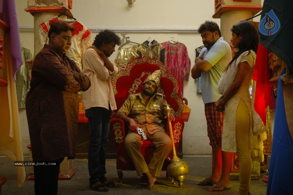 Pakado Pakado Movie Stills - 42 / 47 photos