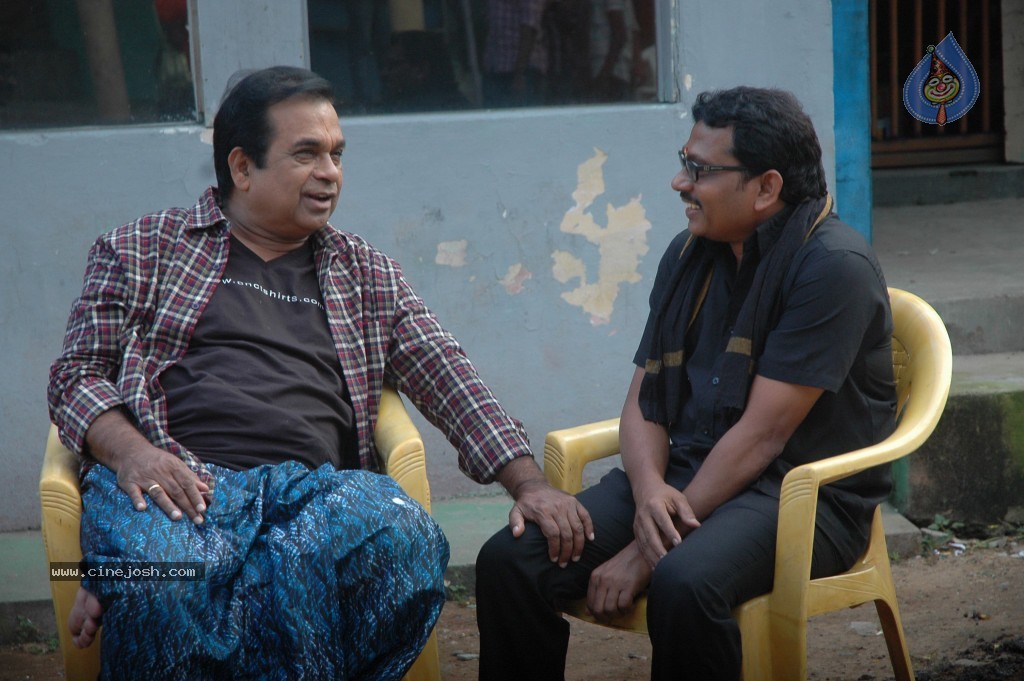 Pakdo Pakdo Movie New Stills - 9 / 15 photos