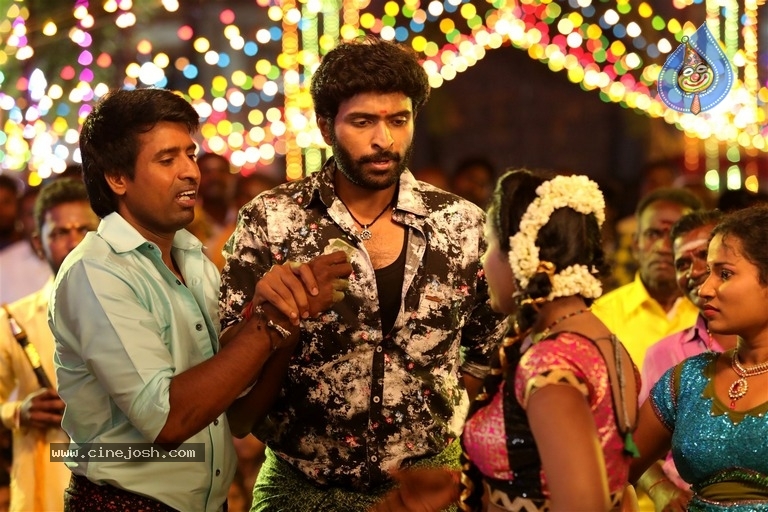 Pakka Movie Working Stills And Photos - 17 / 32 photos