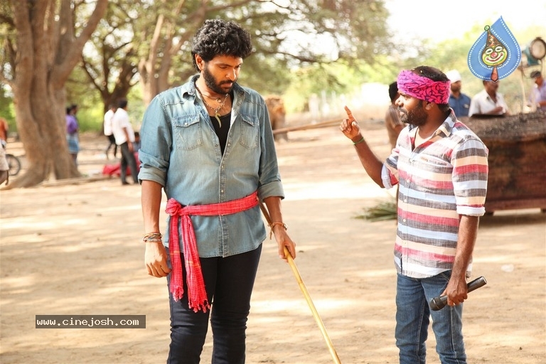 Pakka Movie Working Stills And Photos - 27 / 32 photos