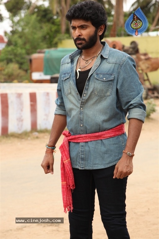 Pakka Movie Working Stills And Photos - 28 / 32 photos