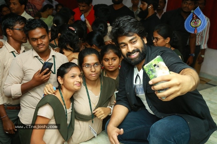 Palasa Team at Narasaraopeta College - 19 / 42 photos