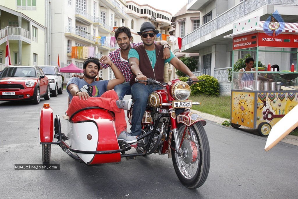 Pandavulu Pandavulu Tummeda Working Photos - 1 / 19 photos