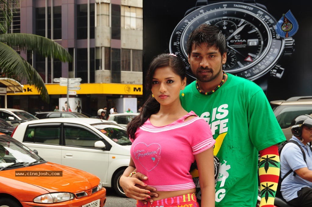 Pandi Oli Perukki Nilayam Tamil Movie Stills - 11 / 75 photos