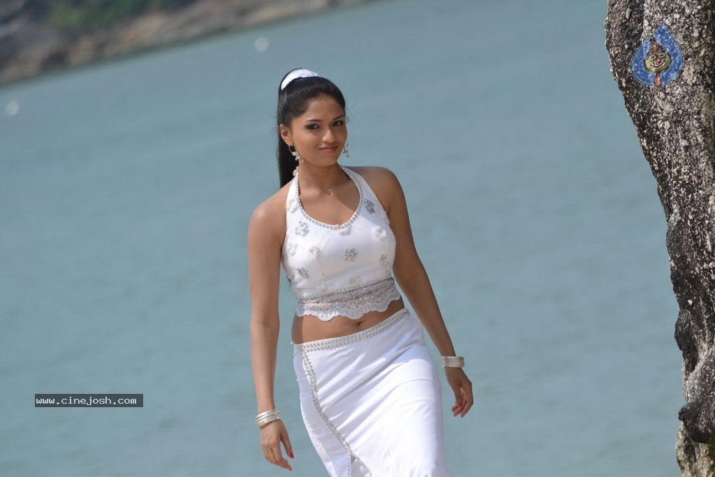 Pandi Oli Perukki Nilayam Tamil Movie Stills - 47 / 75 photos